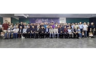 �n�񳼑�(y��ng)����ϯ�������ͮ���Ʒչ�_Ļʽ