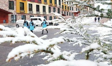 ��Y�W�\���^ϲӭ��ѩ